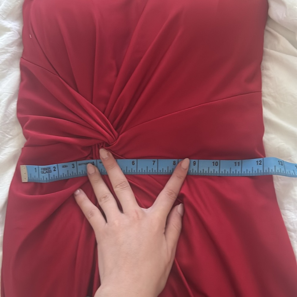 RED STRAPLESS GOWN - Picture 9 of 10